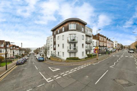 2 bedroom flat for sale, Palmerston Road, Westcliff-on-sea, SS0