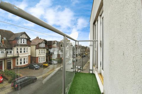 2 bedroom flat for sale, Palmerston Road, Westcliff-on-sea, SS0