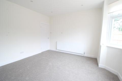 3 bedroom detached house to rent, Portlock Rd, Maidenhead, SL6