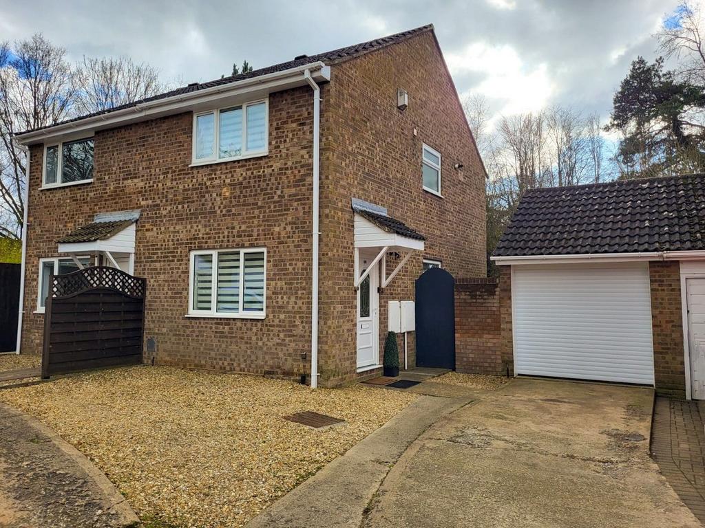 Manorfield Close, Little Billing, Northampton NN3 9SP 2 bed semi
