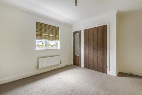 5 bedroom detached house for sale - Domino Way,  Aylesbury,  HP18