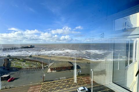 2 bedroom flat for sale - Promenade, Blackpool FY1