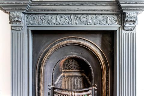 70 Breakspears Road, London, SE4 1TS
