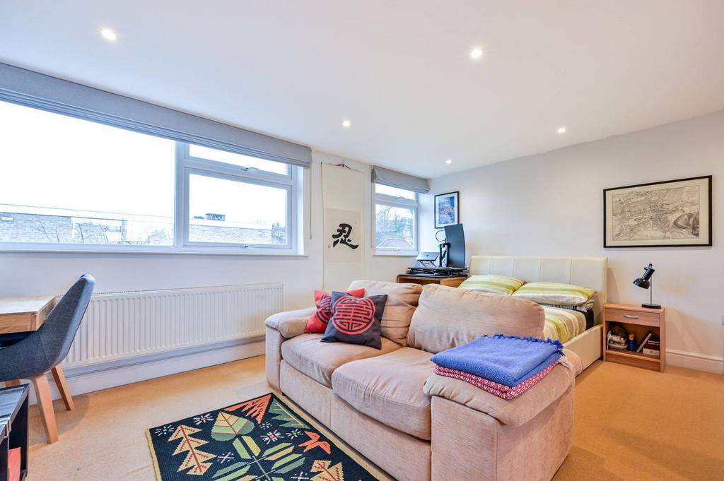 Harvey Road, Guildford, GU1 Studio for sale £200,000