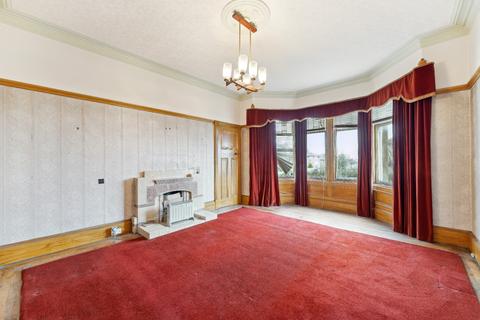 14 Golf Road, Clarkston, Glasgow, G76 7LZ