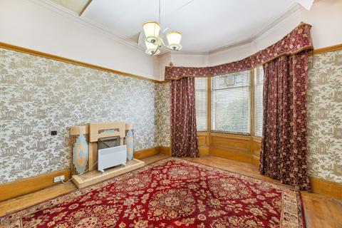 14 Golf Road, Clarkston, Glasgow, G76 7LZ