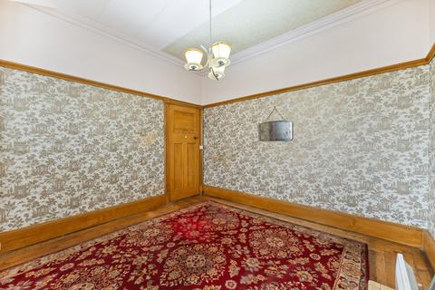 14 Golf Road, Clarkston, Glasgow, G76 7LZ