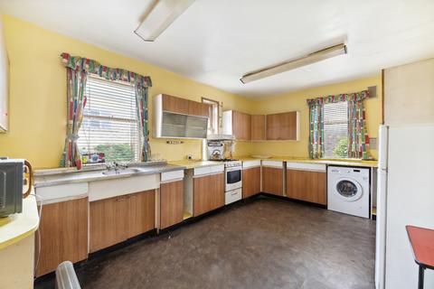 14 Golf Road, Clarkston, Glasgow, G76 7LZ