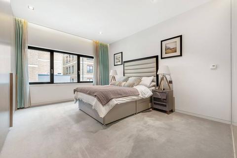 3 bedroom flat to rent - Babmaes Street, St James's, London, SW1Y