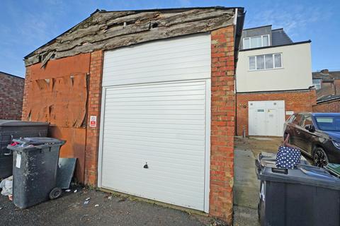 Garage to rent, London Road, Waterlooville PO7