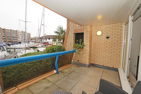 2 bedroom ground floor flat for sale, Oyster Quay, Port Solent PO6