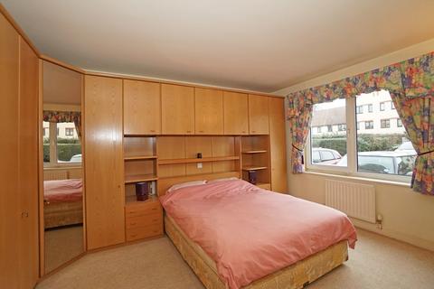 2 bedroom ground floor flat for sale, Oyster Quay, Port Solent PO6