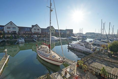 4 bedroom terraced house for sale, Carne Place, Portsmouth PO6