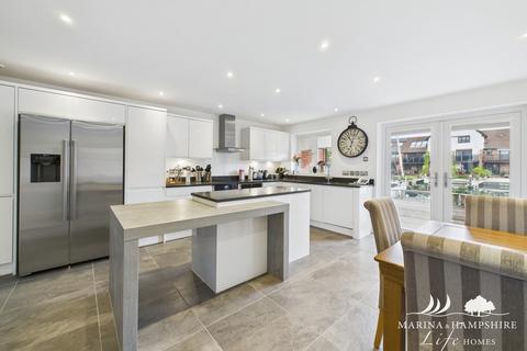 4 bedroom townhouse for sale, Carne Place, Portsmouth PO6