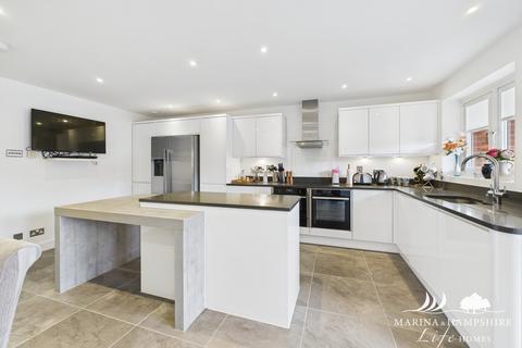 4 bedroom townhouse for sale, Carne Place, Portsmouth PO6