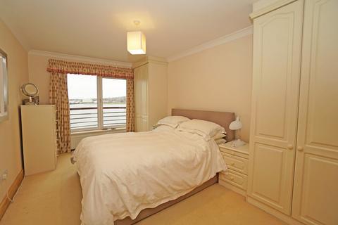 2 bedroom apartment for sale, Genoa House, Port Solent PO6