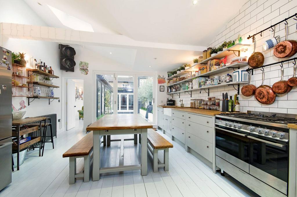 Albion Road, Twickenham, TW2 3 bed house for sale £1,200,000