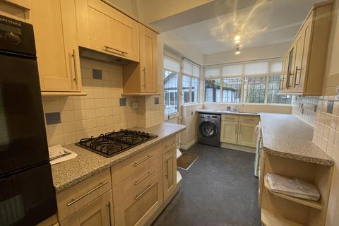 3 bedroom house to rent, Otley Road, Eldwick, Bingley, West Yorkshire, BD16