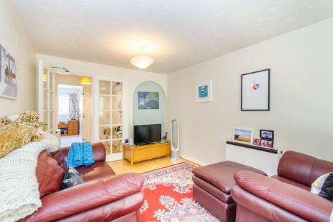 1 bedroom flat for sale, Selhurst Close, Wimbledon Common, London, SW19