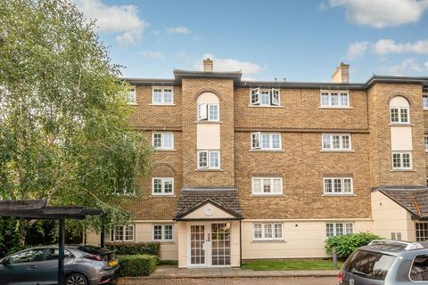 1 bedroom flat for sale, Selhurst Close, Wimbledon Common, London, SW19