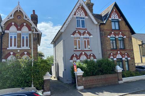 4 bedroom semi-detached house for sale, Southwood Road, Ramsgate, CT11