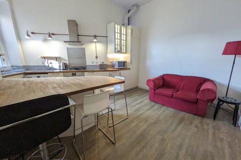 3 bedroom flat to rent, Marchmont Crescent, Marchmont, Edinburgh, EH9