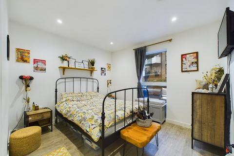 2 bedroom flat for sale - Purbeck Gardens, Sydenham
