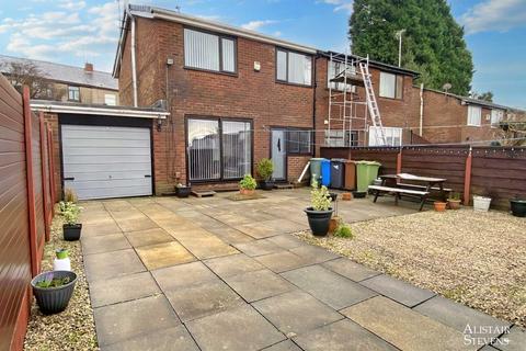 2 bedroom semi-detached house for sale, Rochdale Road, Royton