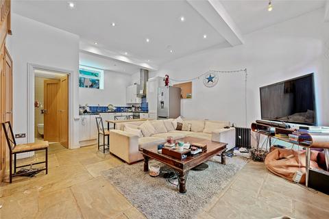 4 bedroom terraced house to rent, Devonport Mews, London, W12