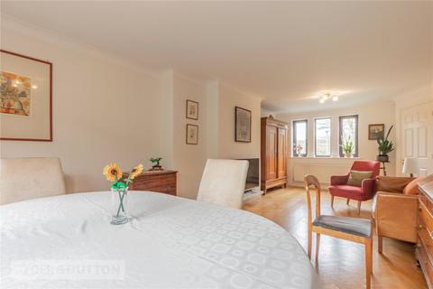 6 Sykes Close, Greenfield, Oldham, OL3 7PT