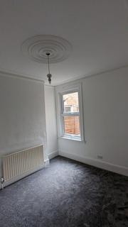 1 bedroom flat to rent - London N15