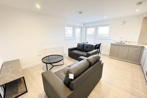 2 bedroom flat to rent, Squire Street, Glasgow G14