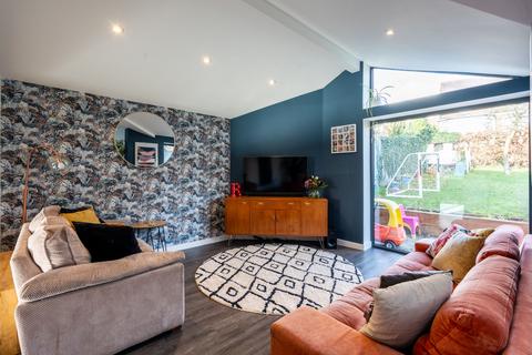 15 Calgary Place, Leeds, LS7 4LQ
