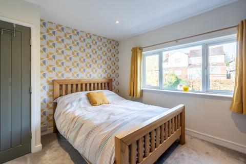 15 Calgary Place, Leeds, LS7 4LQ