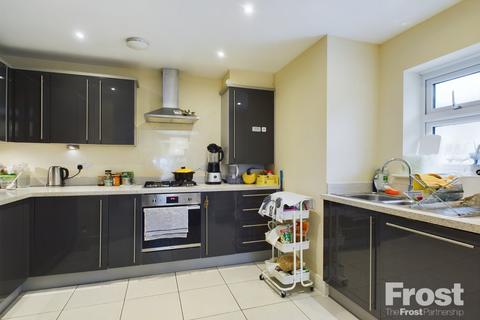 2 bedroom apartment for sale, Sidney Road, Sidney Road, Staines-Upon-Thames, Middlesex, TW18