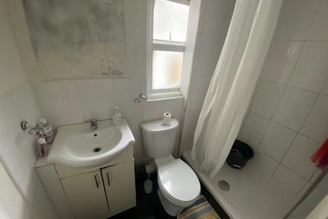 61 Romford Road, Manor Park, London, E15 4LY