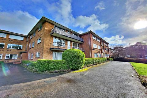 Flat 4, The Moorings, 40 Talbot Avenue, Bournemouth, BH3 7HZ