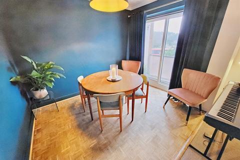 Flat 4, The Moorings, 40 Talbot Avenue, Bournemouth, BH3 7HZ