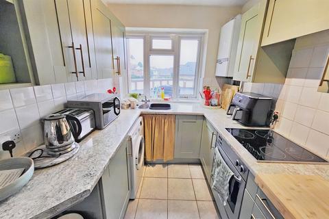 Flat 4, The Moorings, 40 Talbot Avenue, Bournemouth, BH3 7HZ