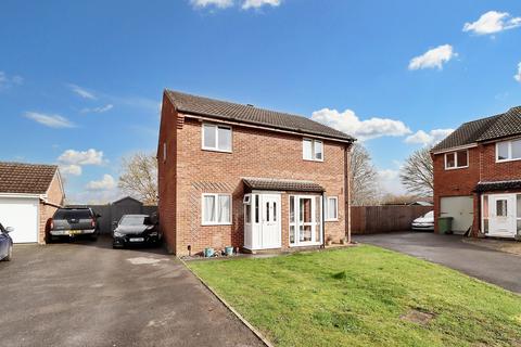 19 Gould Close, Street, BA16 0AZ
