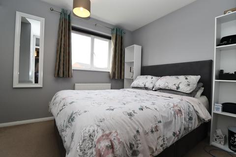 19 Gould Close, Street, BA16 0AZ