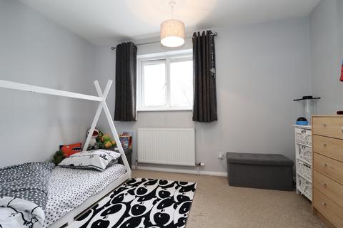 19 Gould Close, Street, BA16 0AZ