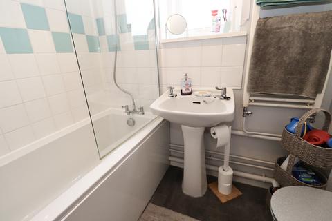 19 Gould Close, Street, BA16 0AZ