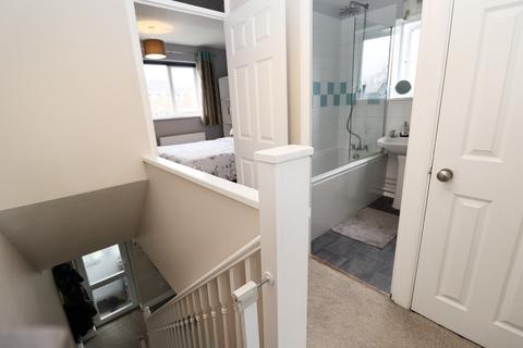 19 Gould Close, Street, BA16 0AZ