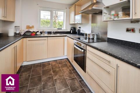 2 bedroom flat to rent, Moor Lane, Salford M7