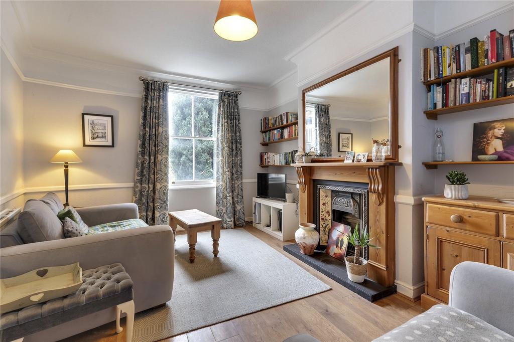 Clarendon Park, Leicester LE2 3 bed terraced house for sale £305,000