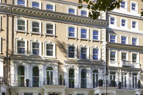 3 bedroom apartment for sale, Beaufort Gardens, London SW3