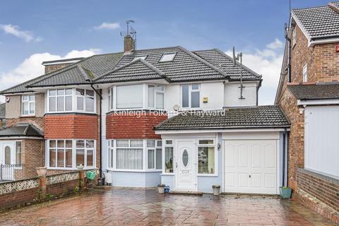 3 bedroom semi-detached house for sale - Summit Close, Southgate
