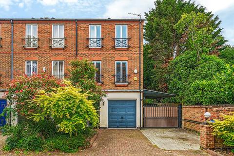 3 bedroom terraced house for sale, Richmond Road, Raynes Park