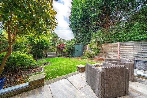 3 bedroom terraced house for sale, Richmond Road, Raynes Park